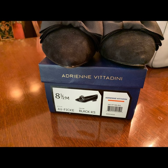 Adrienne Vittadini Womens Black Suede Flats with Bow, Size 8.5, like new - Picture 2 of 4